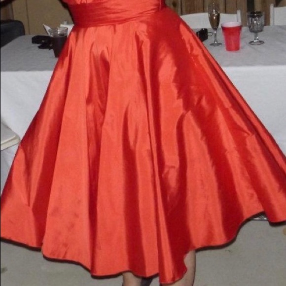 Formal Party Dress - Picture 4 of 9